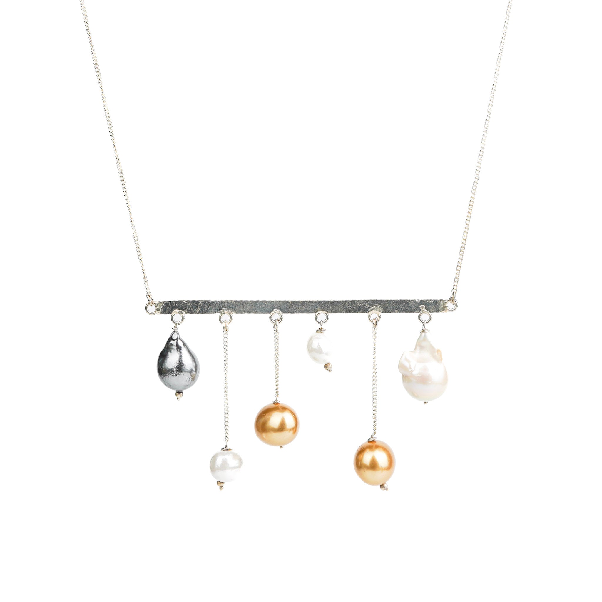 Contemporary pearl silver necklace