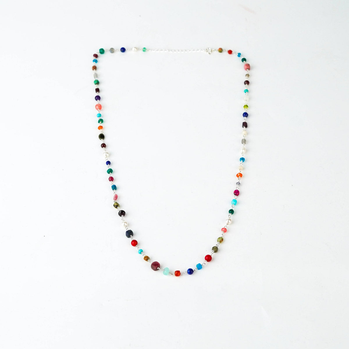 Woman styling Multicolour Ganthan 20 inch with festive outfit