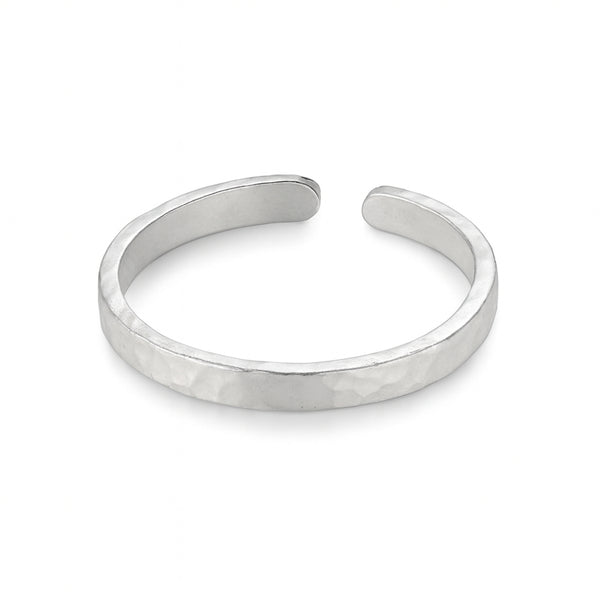 Unisex hammered silver ring for everyday wear