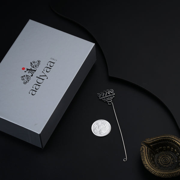 Silver bookmark and coin gift set in packaging for home decor