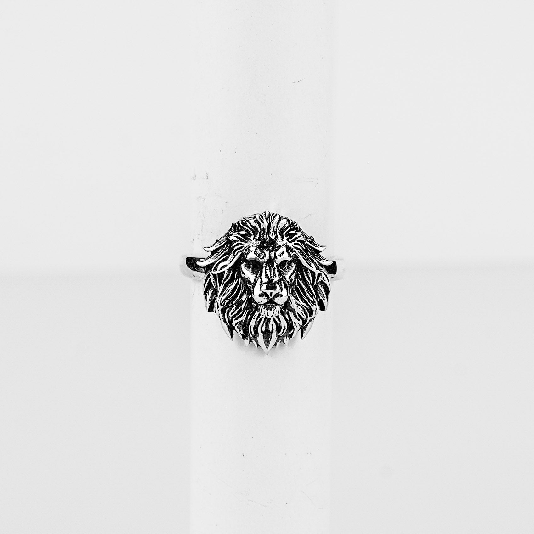 Silver Lion Ring: Strength & Style in 92.5 Sterling Silver