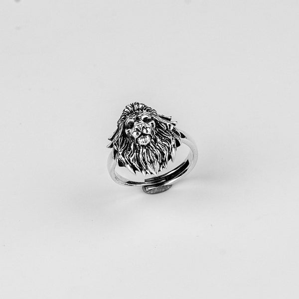 Lion head ring in sterling silver