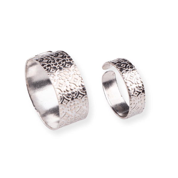 Textured couple rings in silver for everyday wear