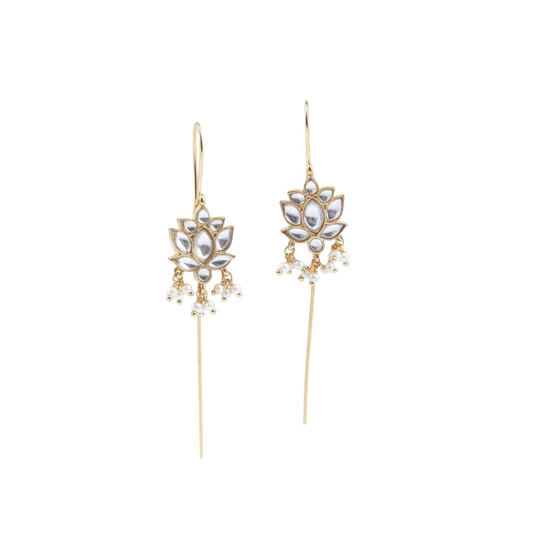 22K gold-plated fashion earcuff front view featuring an elegant design and premium gold-plated finish