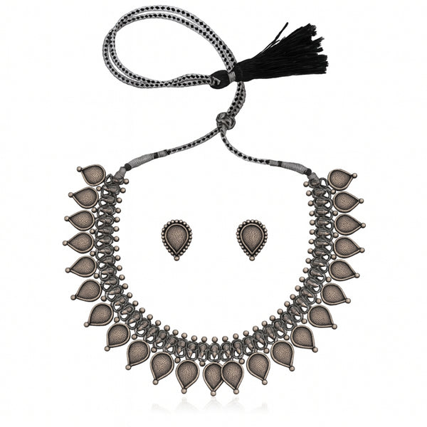 Silver necklace and earrings set with drop motifs and black tassel for women
