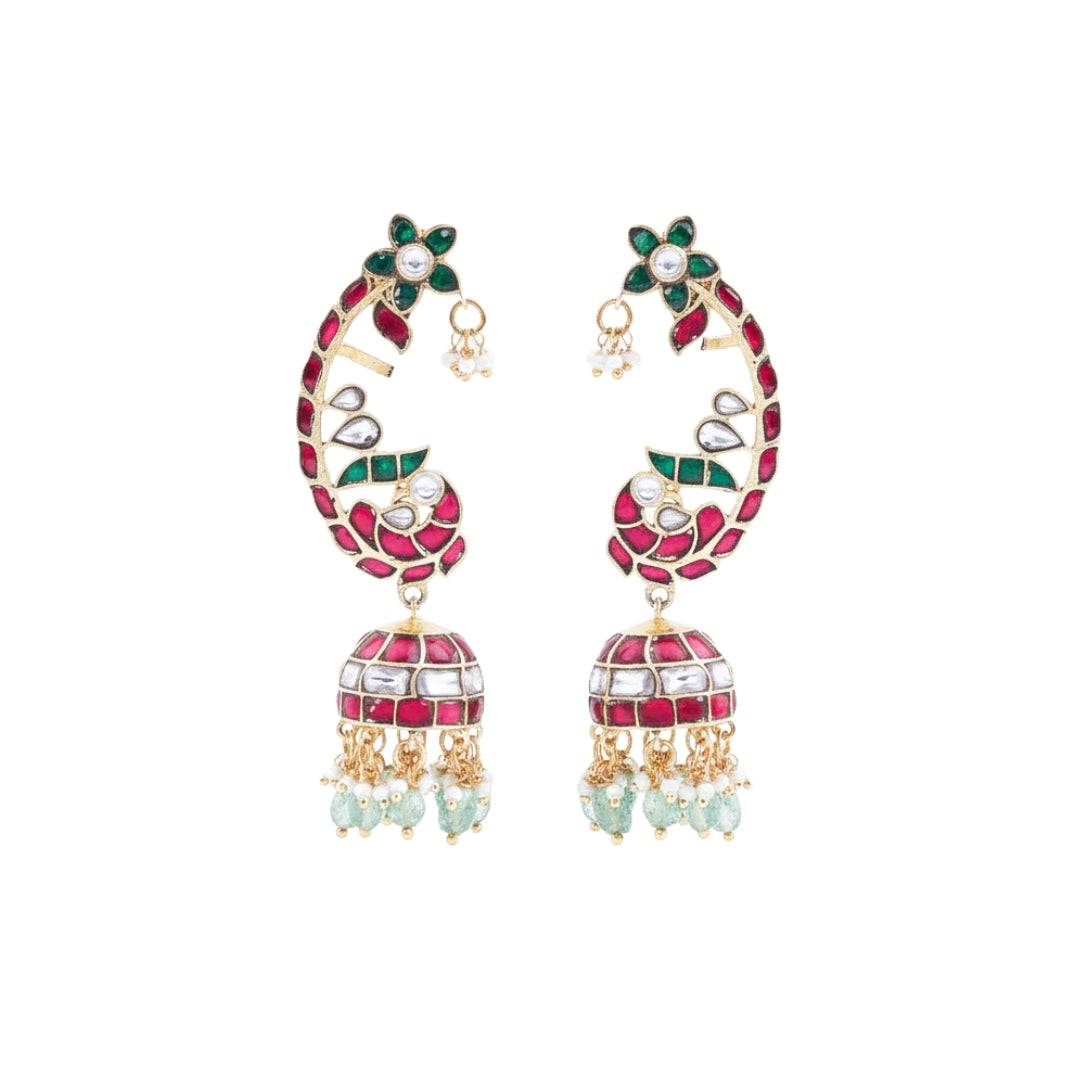 22K gold-plated fashion earcuff front view featuring an elegant design and premium gold-plated finish