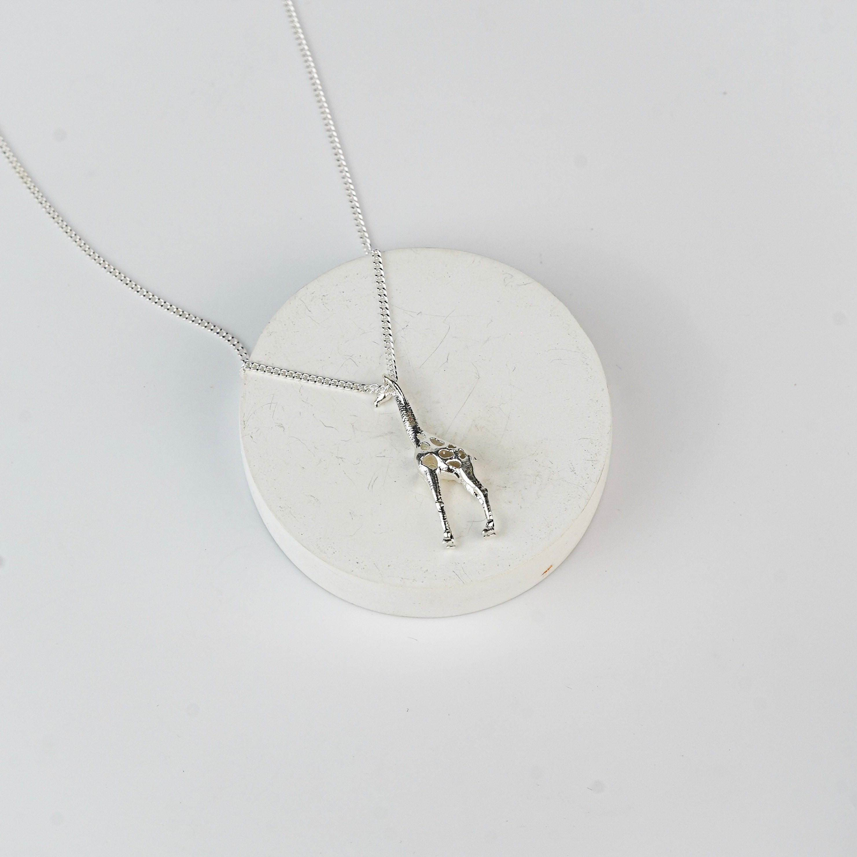 Silver giraffe pendant necklace for jewelry