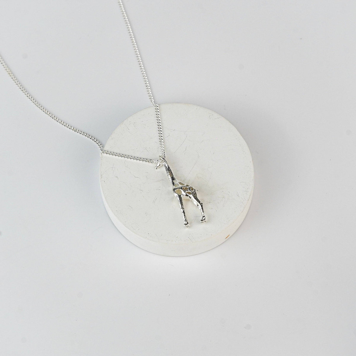 Silver giraffe pendant necklace for jewelry