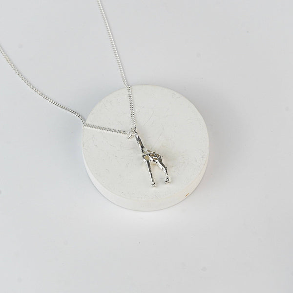 Silver giraffe pendant necklace for jewelry
