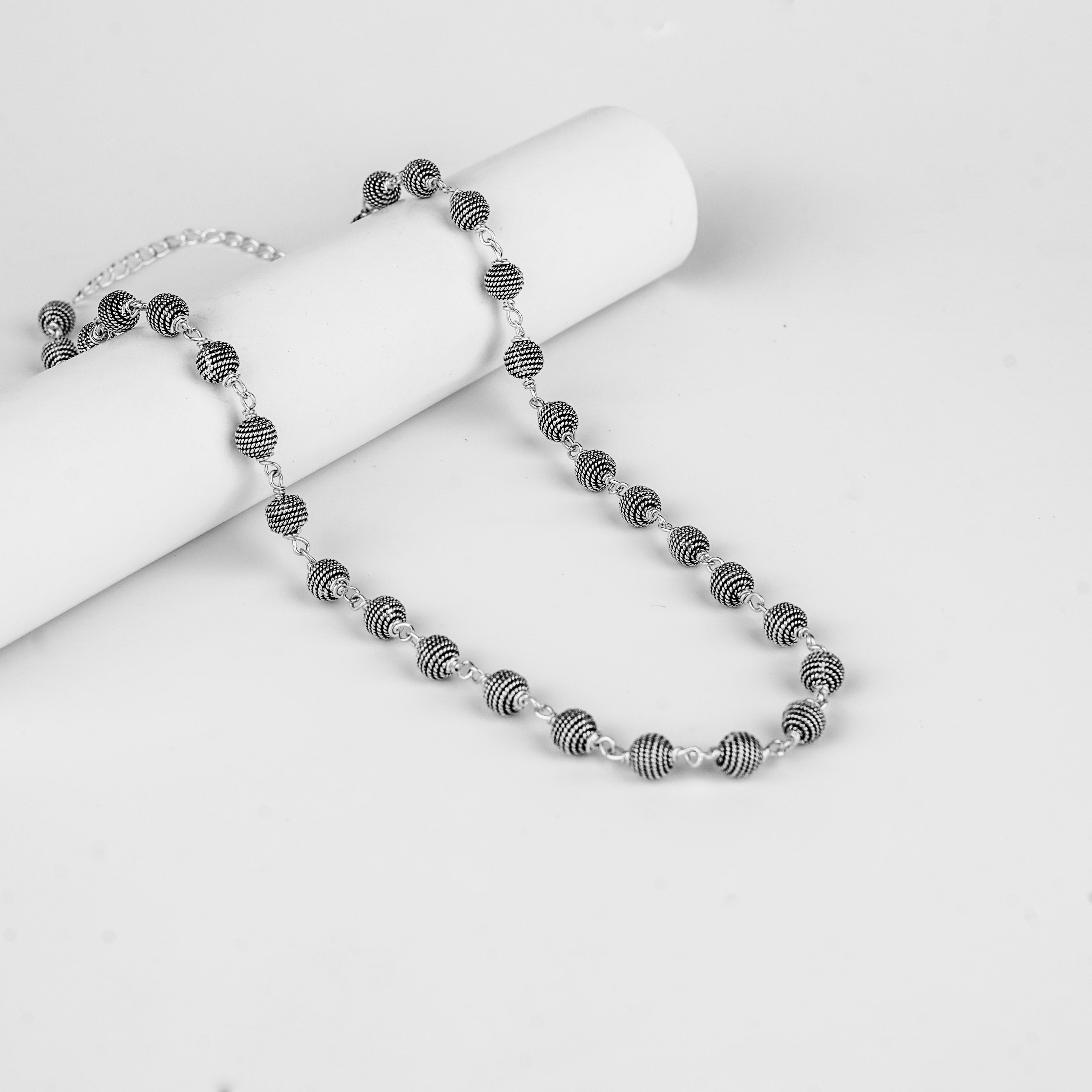Silver Carved Bead Ganthan necklace