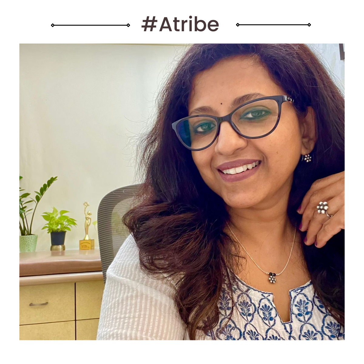 Model styling kudi charm mangalsutra with modern outfit