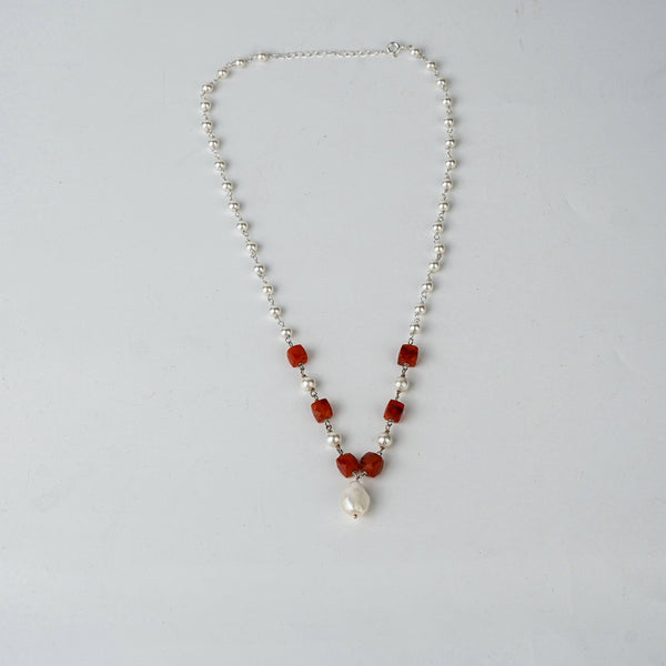 Model wearing Pearl Ganthan Necklace with Semiprecious Stones