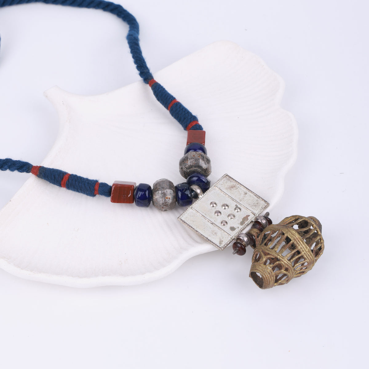 95T Silver Pendant Necklace with Dokra Work & Silver Foil Glass Beads