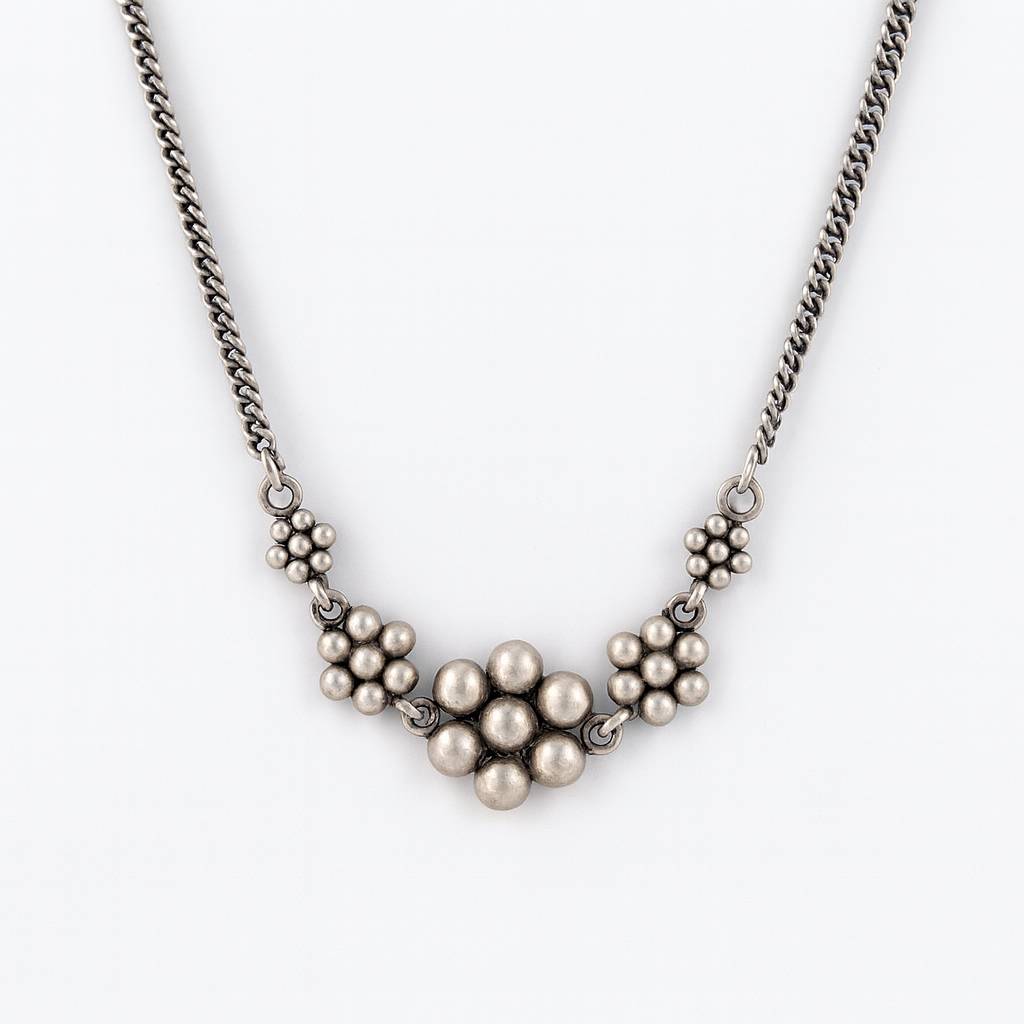 Silver 5 Kudi Choker