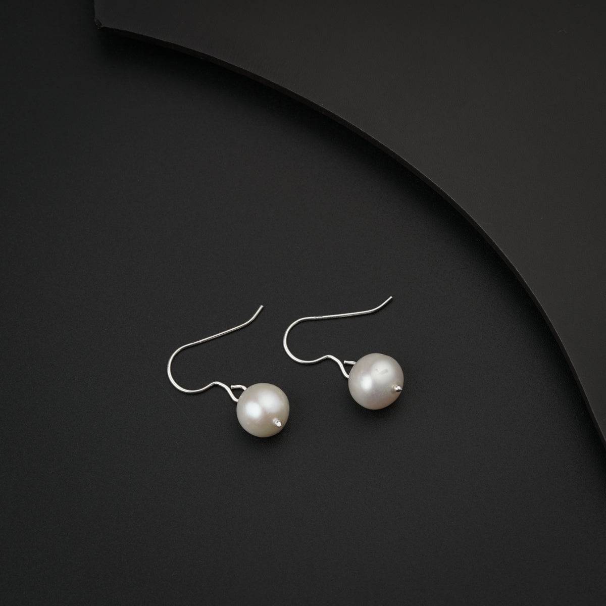 Single Pearl Earring