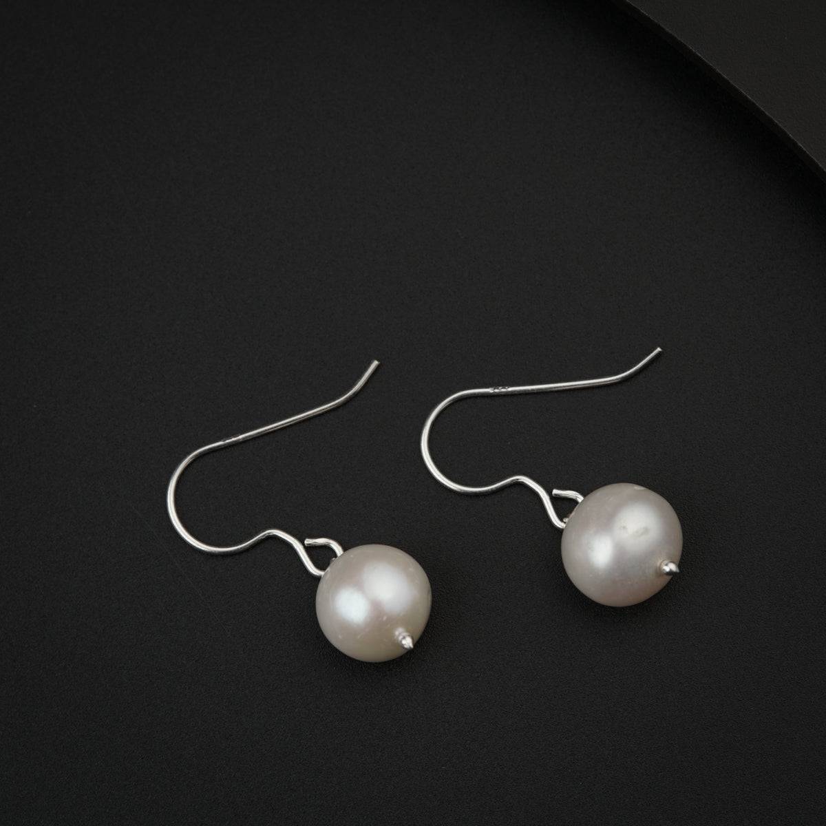 Single Pearl Earring