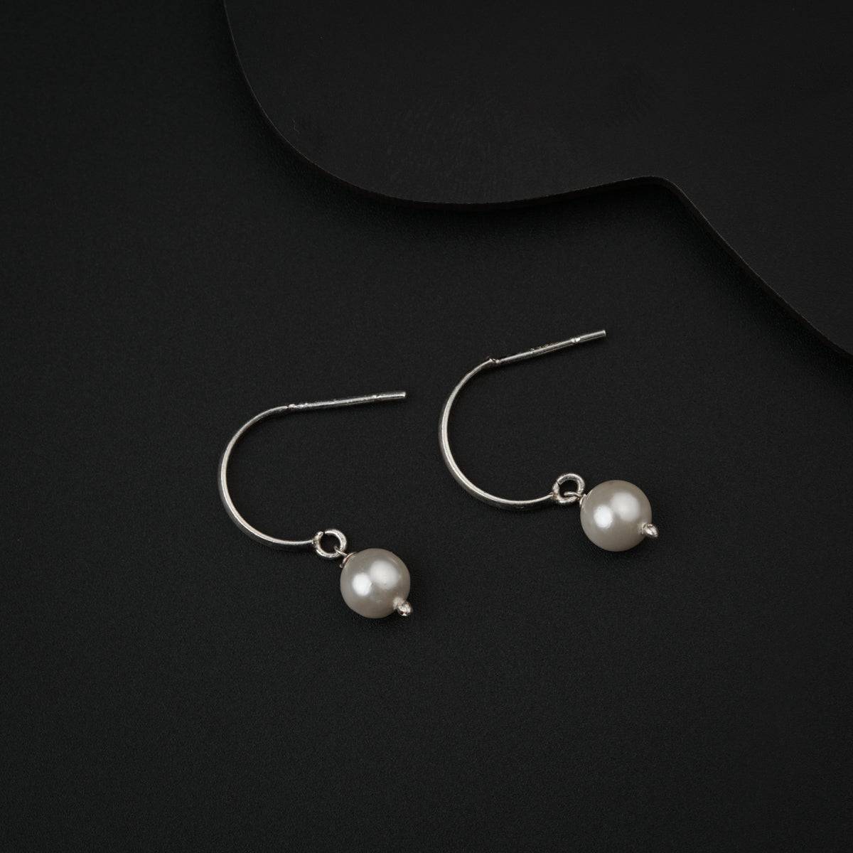 Silver Pearl Earring