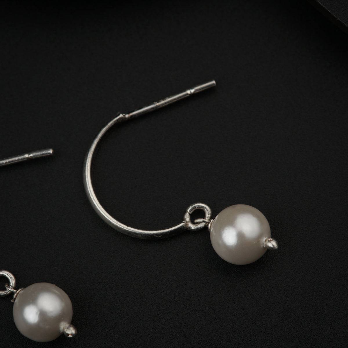 Silver Pearl Earring