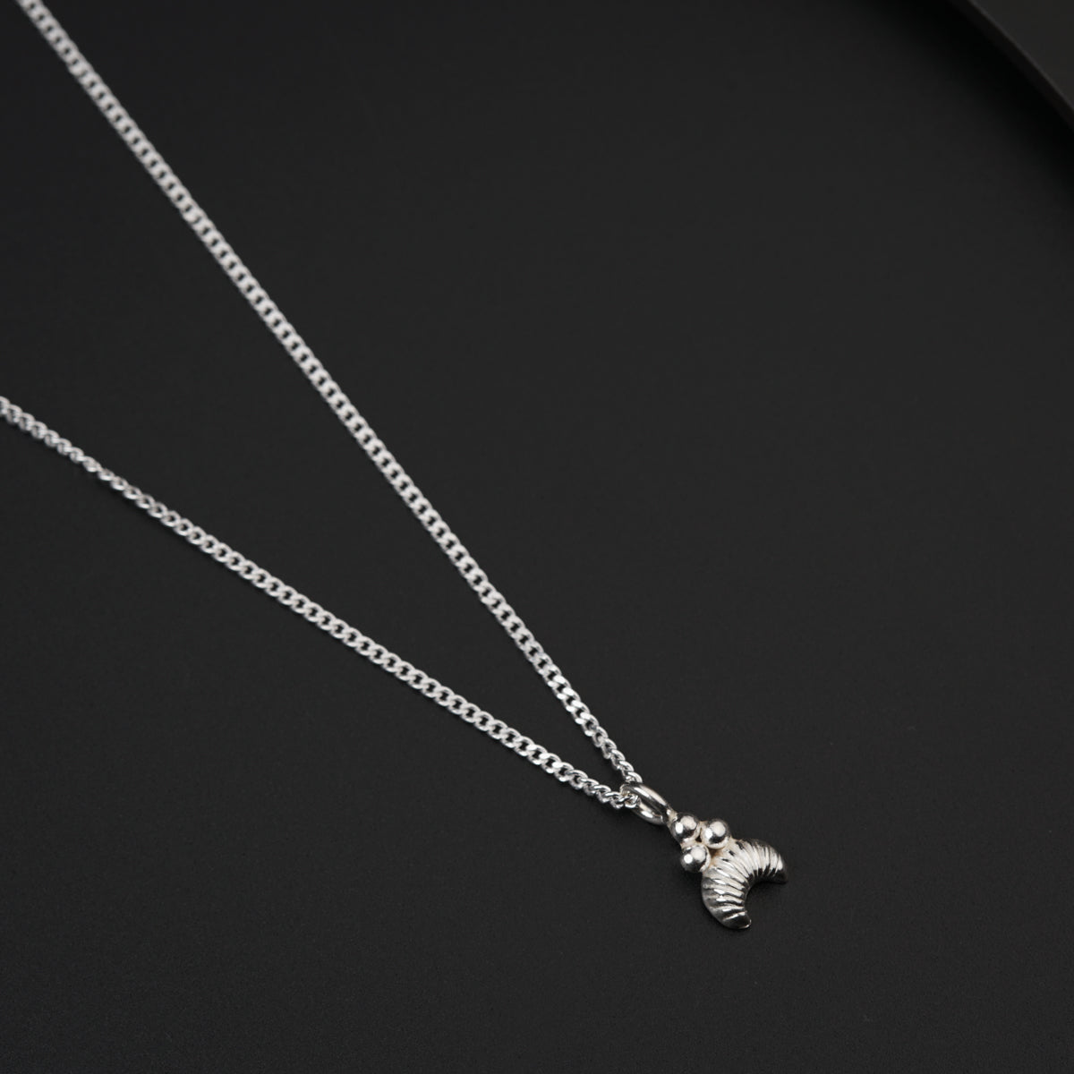 Daily Wear Silver Shiny Necklace
