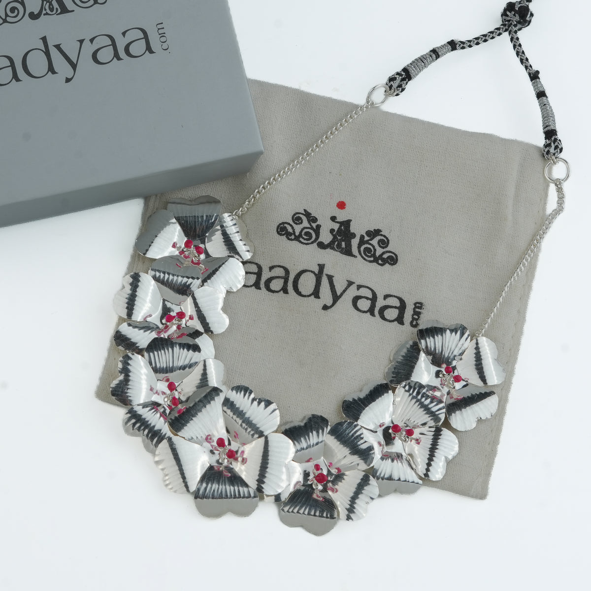 Silver Jaswandi (Hibiscus) Haar – Small