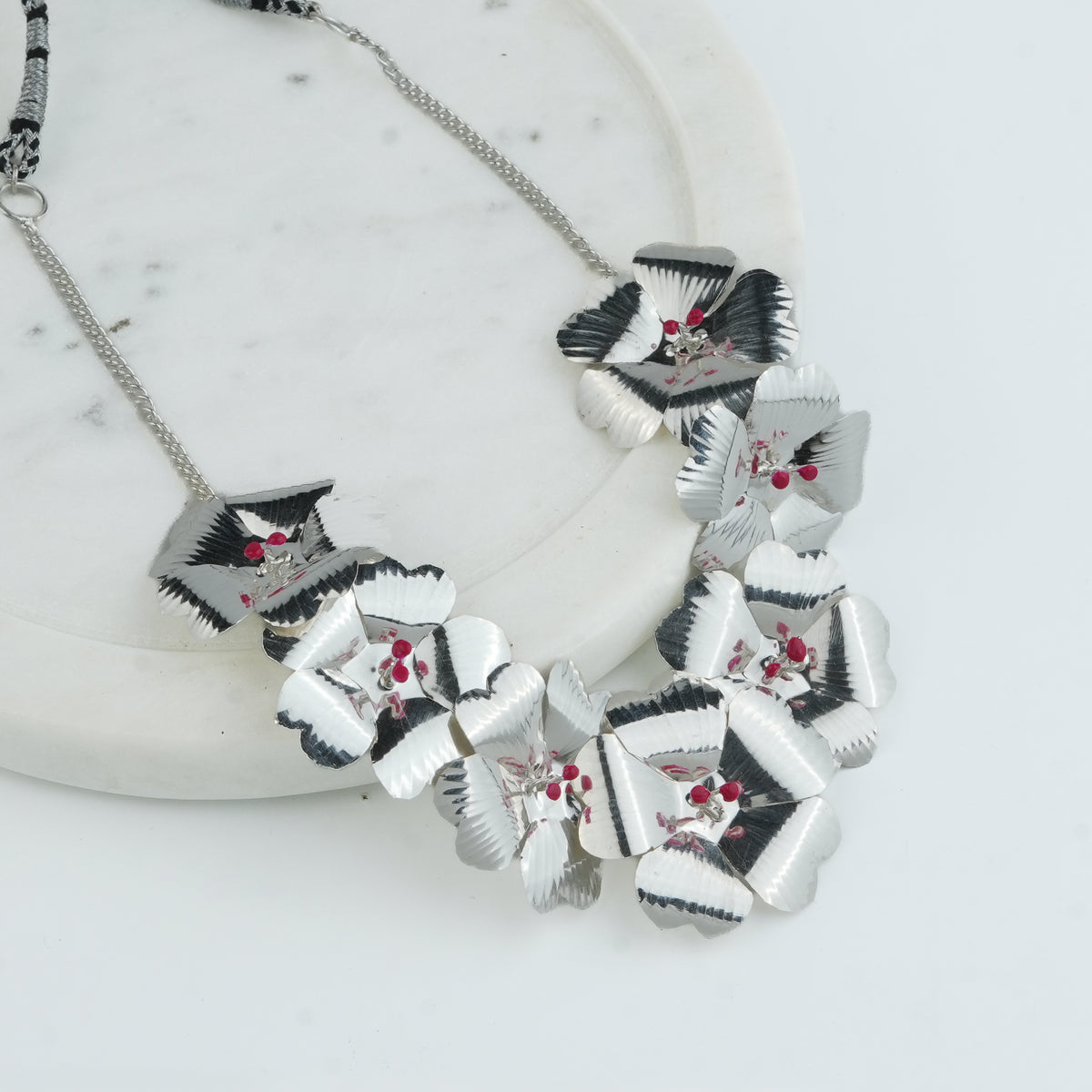 Silver Jaswandi (Hibiscus) Haar – Small
