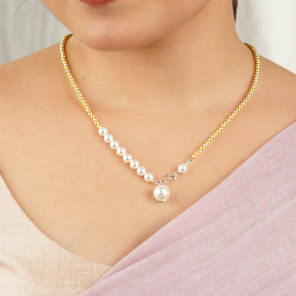 White and Golden Pearl Front Clasp Necklace (Project Handmade)