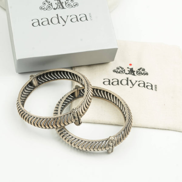 Oxidised Silver Shindeshahi Tode (Pair)