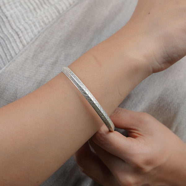 Silver Unisex Carved Kada