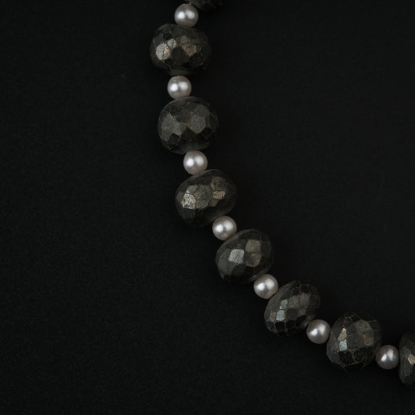 Semi precious stone bracelet in silver wire ( Pyrite and Pearls )