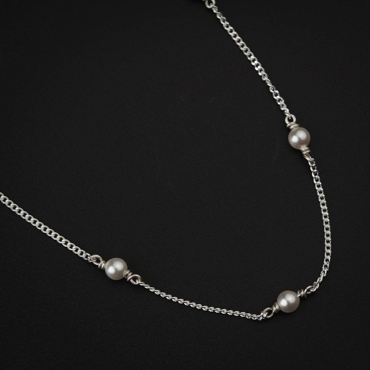 Handcrafted silver anklet with pearls polished finish