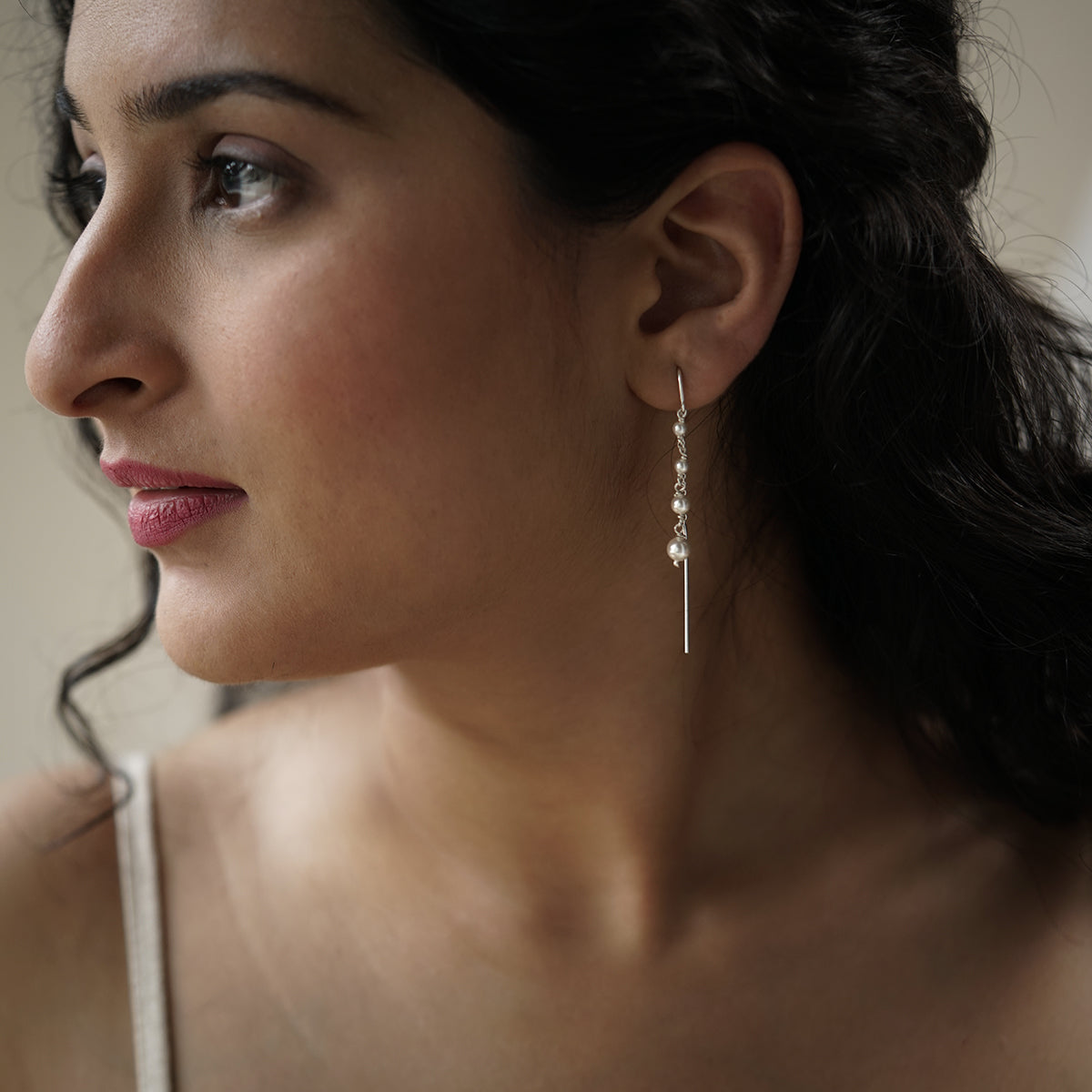 Elegant pearl drop silver earring