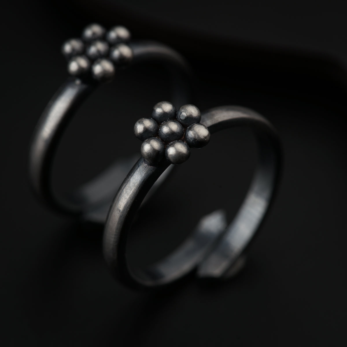 Tiny Kudi Toe Ring ( Thin Base )