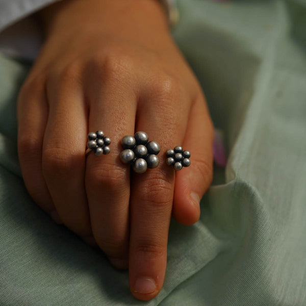 Sterling silver Kudi Two Finger Ring with spherical design for jewelry fashion