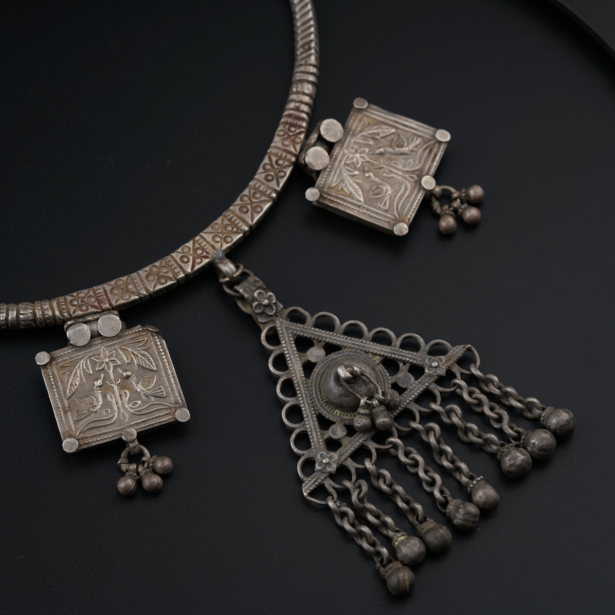 Antique Silver गळसरी (Galsaree) with Pendant