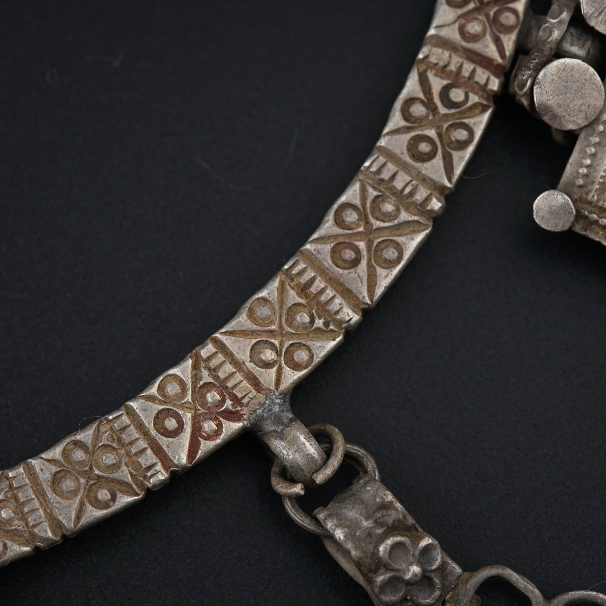 Antique Silver गळसरी (Galsaree) with Pendant
