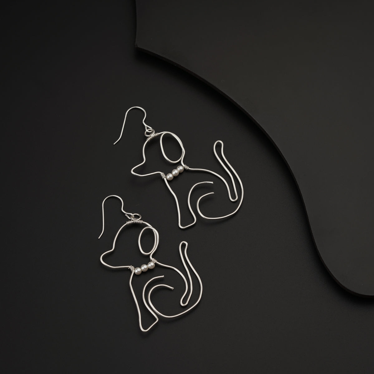 Silver Doggy Wire Earring