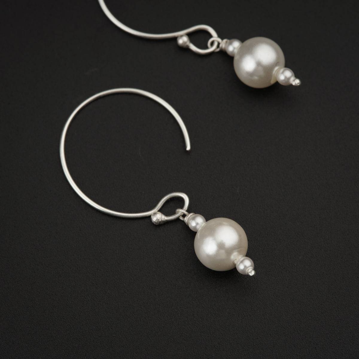 Silver Pearl Earring