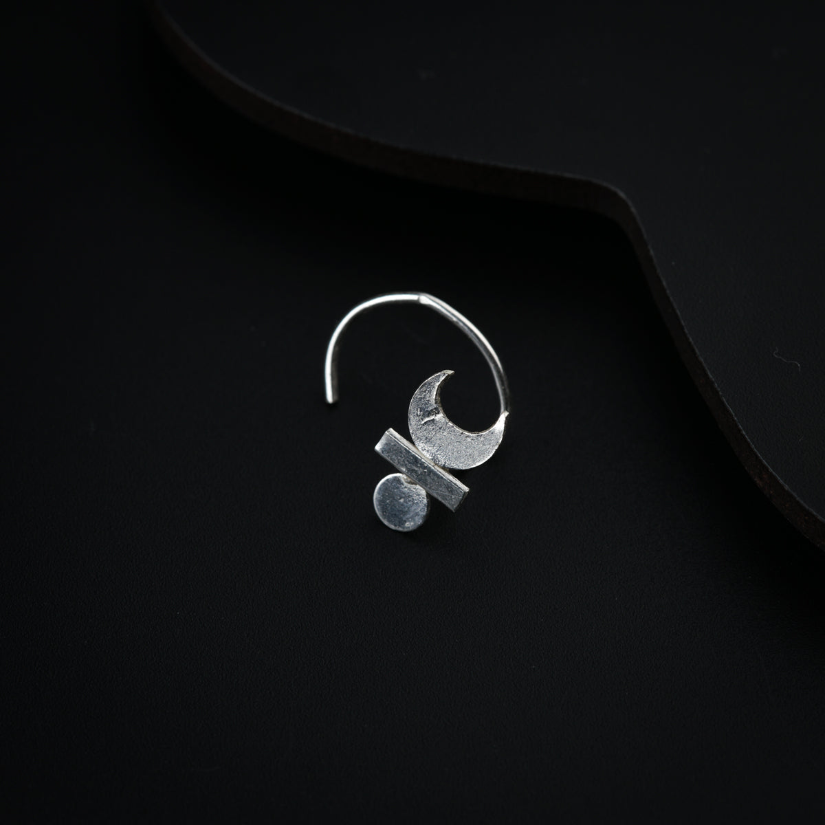 Silver Tiny Plain Chandrakor Tikli Nose Pin