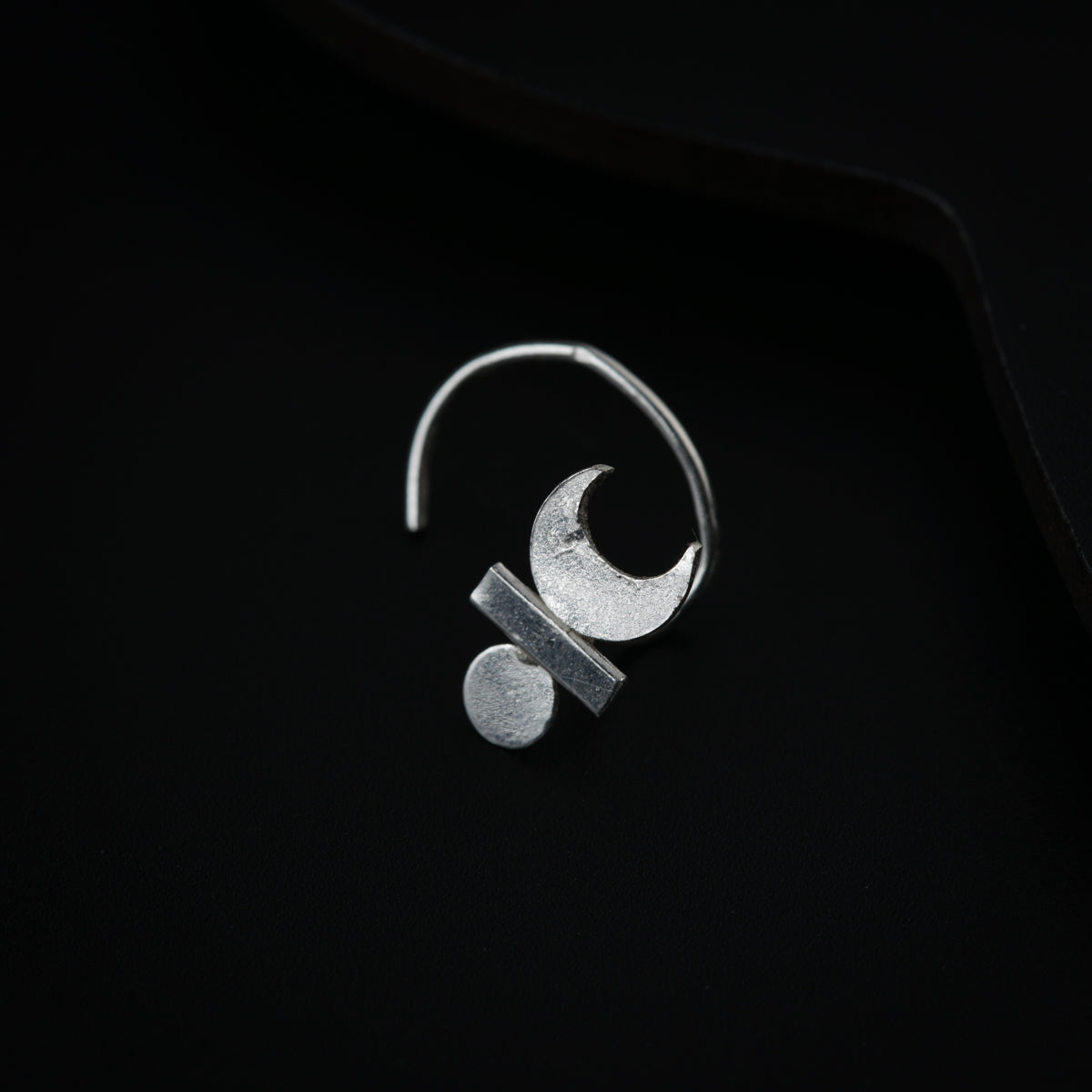 Silver Tiny Plain Chandrakor Tikli Nose Pin