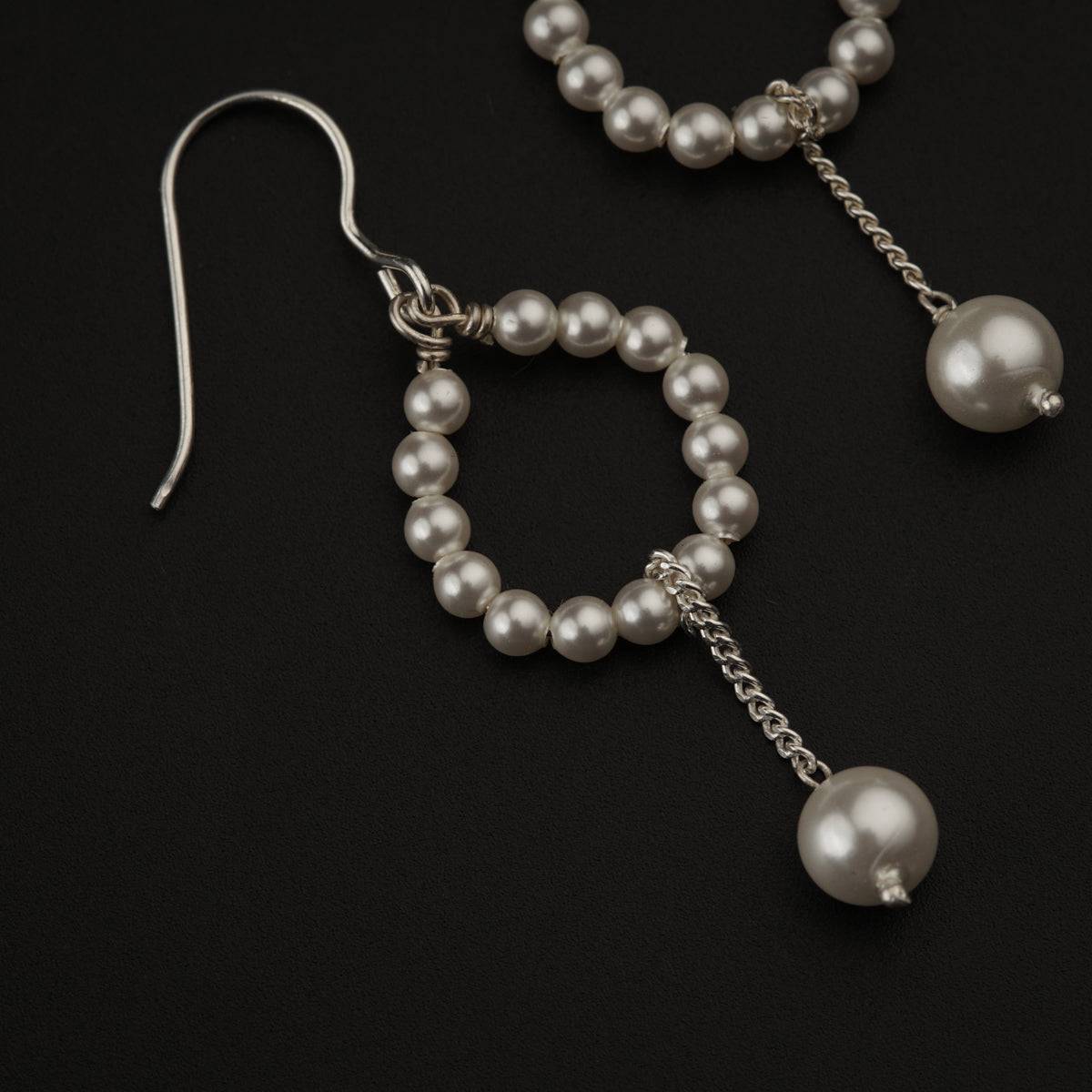 Elegant Pearl Drop Earring