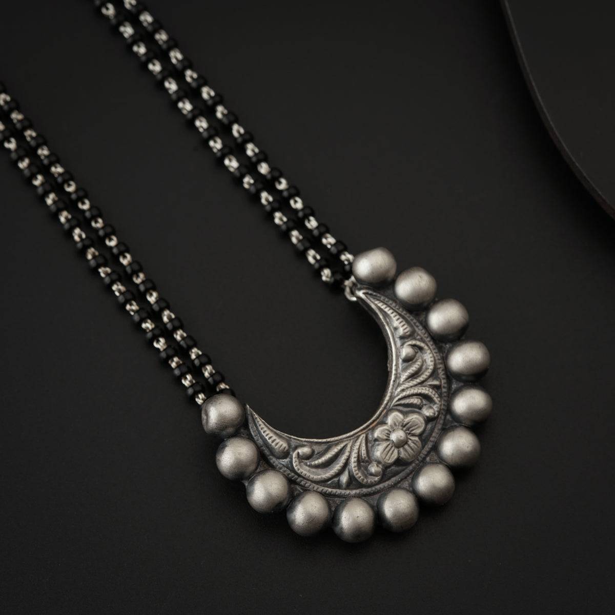 Itihaas Chandrakor Pendant Mangalsutra