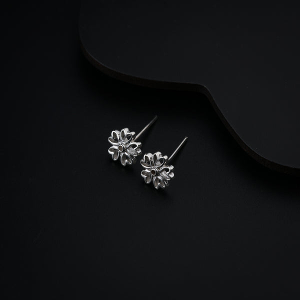 Silver flower stud earrings