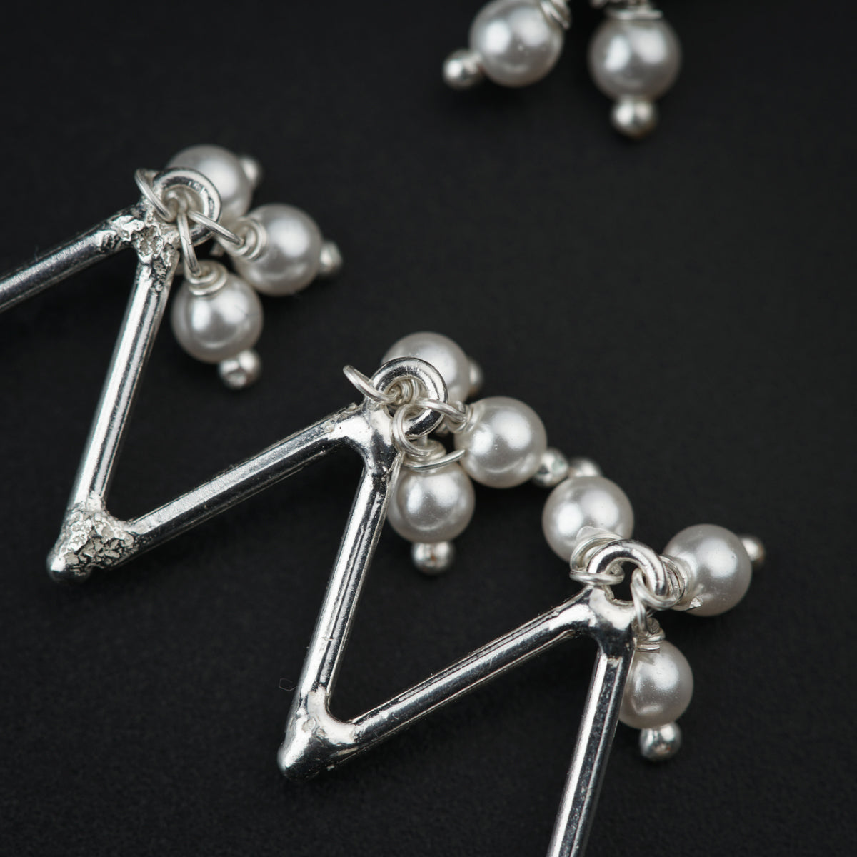 Silver Pearl Zig Zag Earring