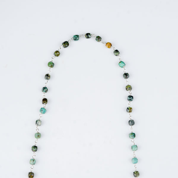 Handcrafted pearl and blue gemstone necklace for festive styling
