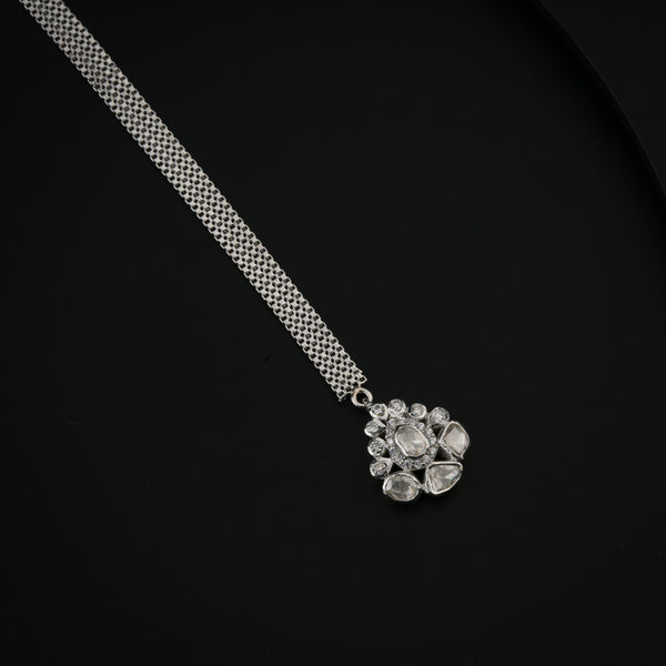 Silver necklace with Polki and Moissanite stones
