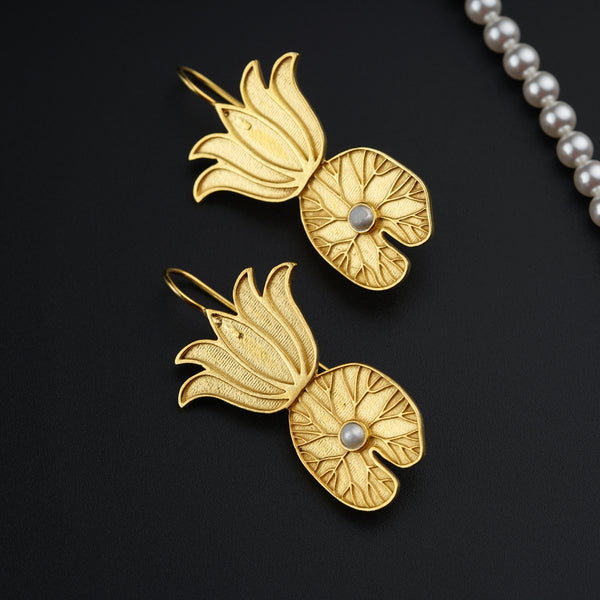 Gold floral pearl earrings with leaf design for jewelry