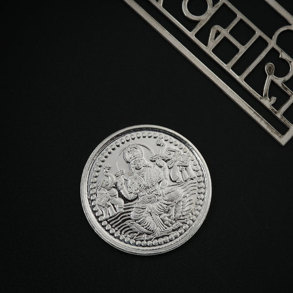 Silver gift set: bookmark and coin with decorative details