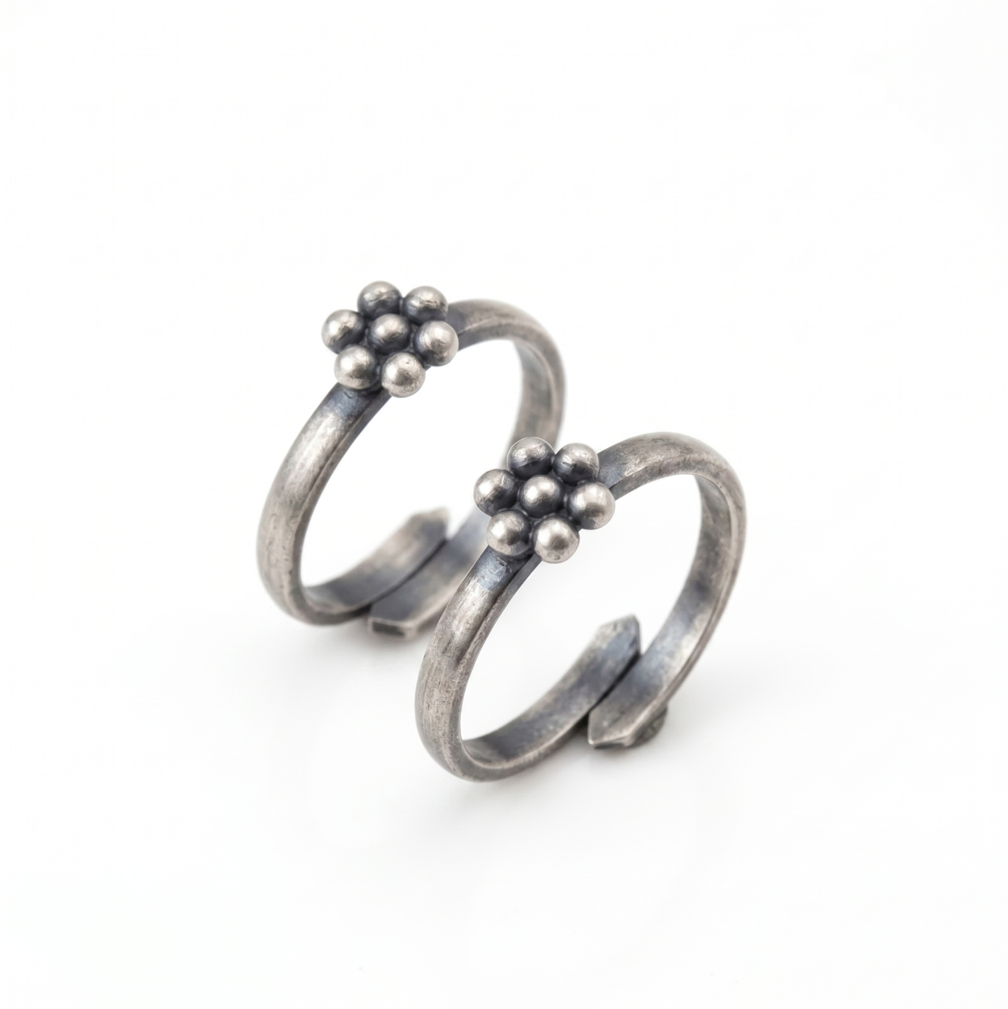 Tiny Kudi Toe Ring ( Thin Base )