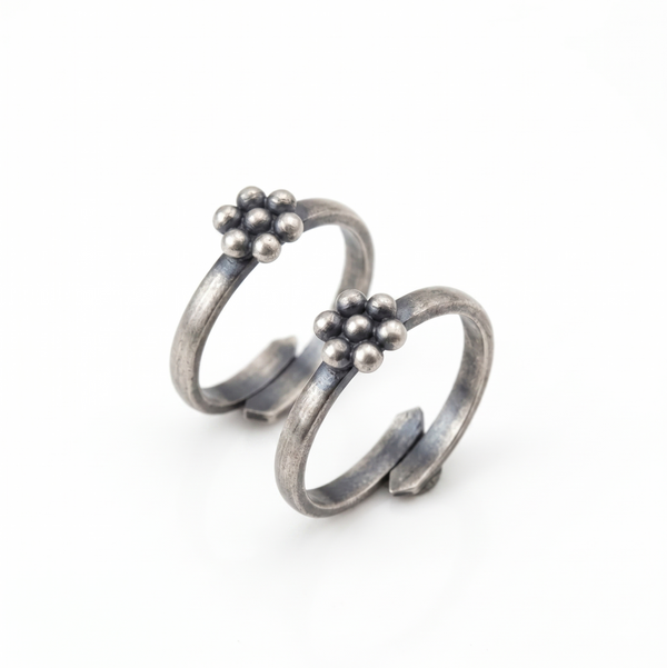 Tiny Kudi Toe Ring ( Thin Base )