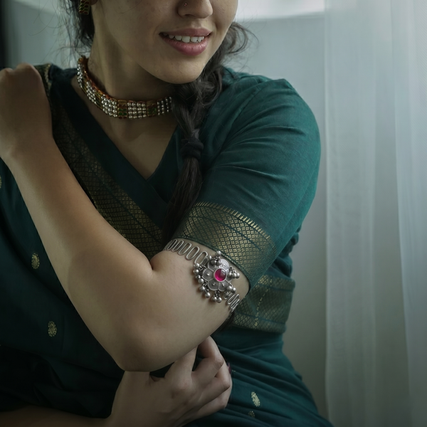 Tribal adjustable Arm Band / Waki